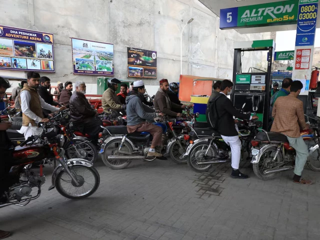 fuel1760972553-0-640×480.webp.webp